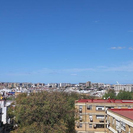 Acogedor Piso Con Balcon Lägenhet Sevilla Exteriör bild