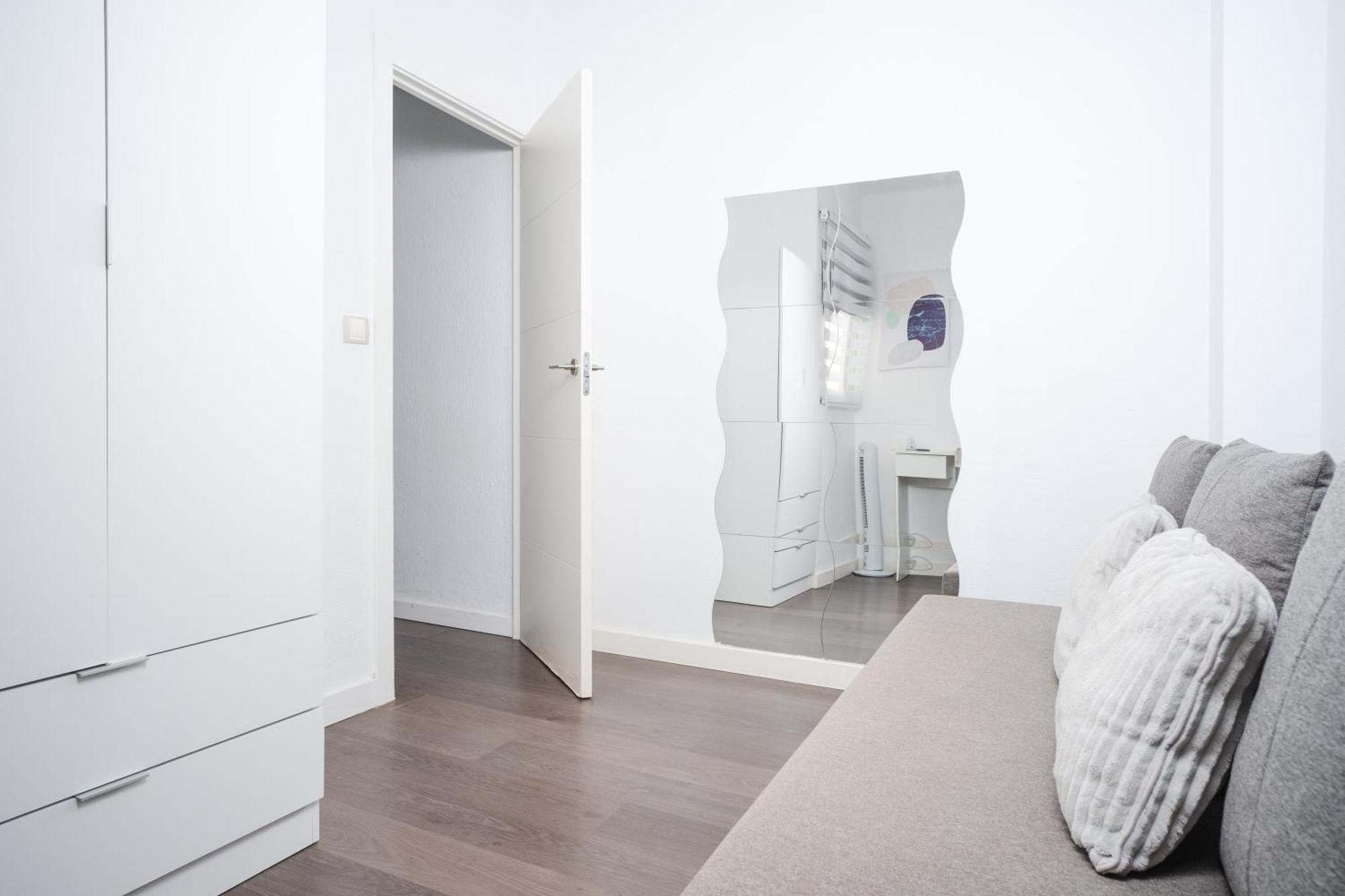 Acogedor Piso Con Balcon Lägenhet Sevilla Exteriör bild