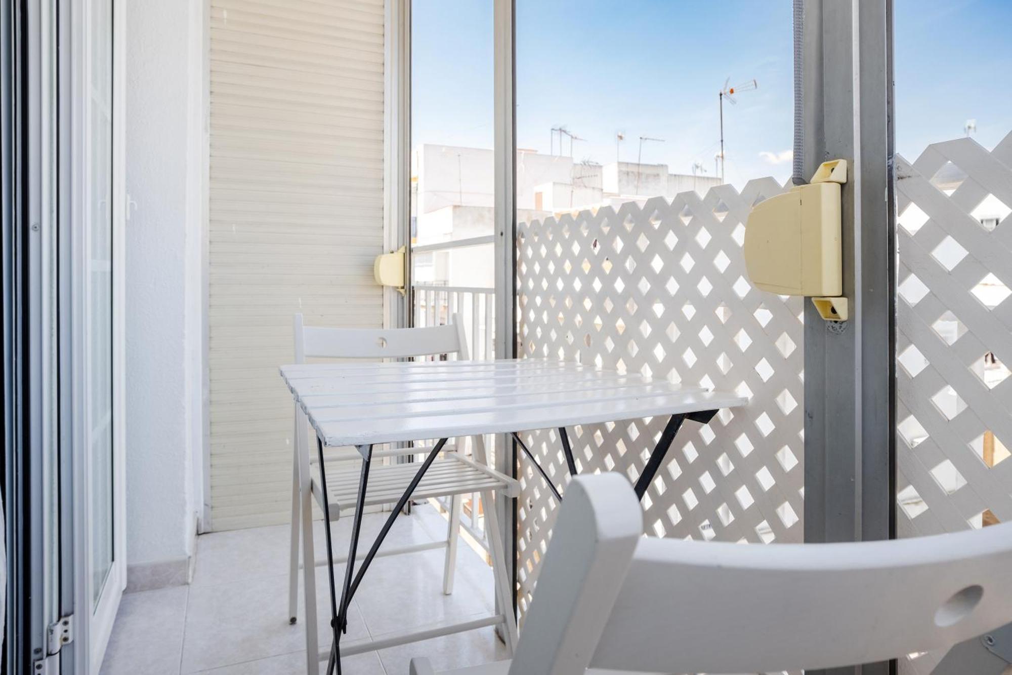 Acogedor Piso Con Balcon Lägenhet Sevilla Exteriör bild